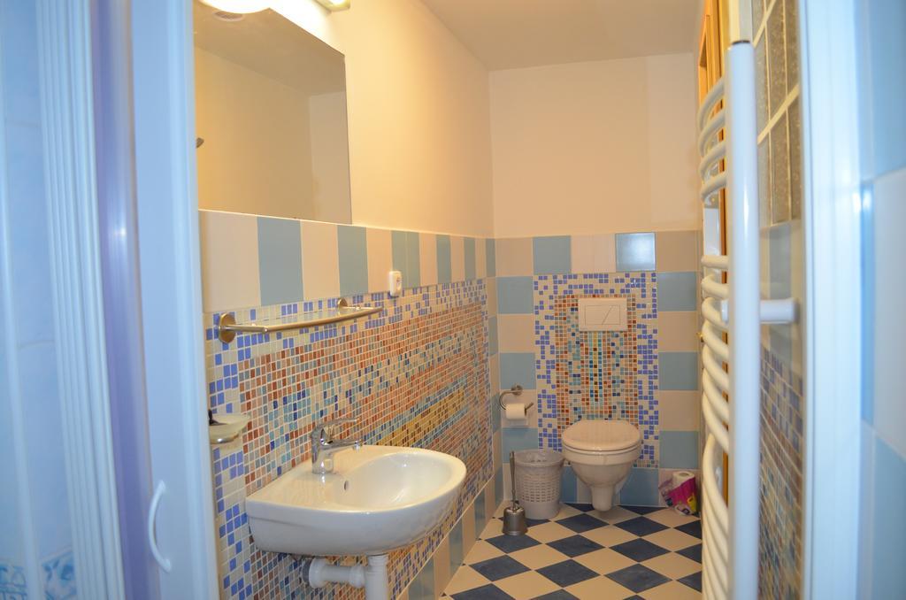 Famozclub Hotel Bakov nad Jizerou Bagian luar foto
