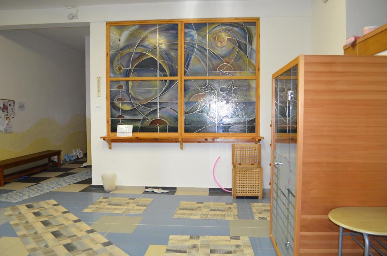 Famozclub Hotel Bakov nad Jizerou Bagian luar foto